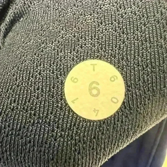 Lululemon Athletica Mesh Cut Out Leggings Reflective Sides Size 6 Blue Yoga - Picture 4 of 5